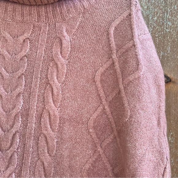 MAZIK Women’s Pink Cable Knit Turtle Neck Sweater Shawl Shrug Size Large - Picture 3 of 11